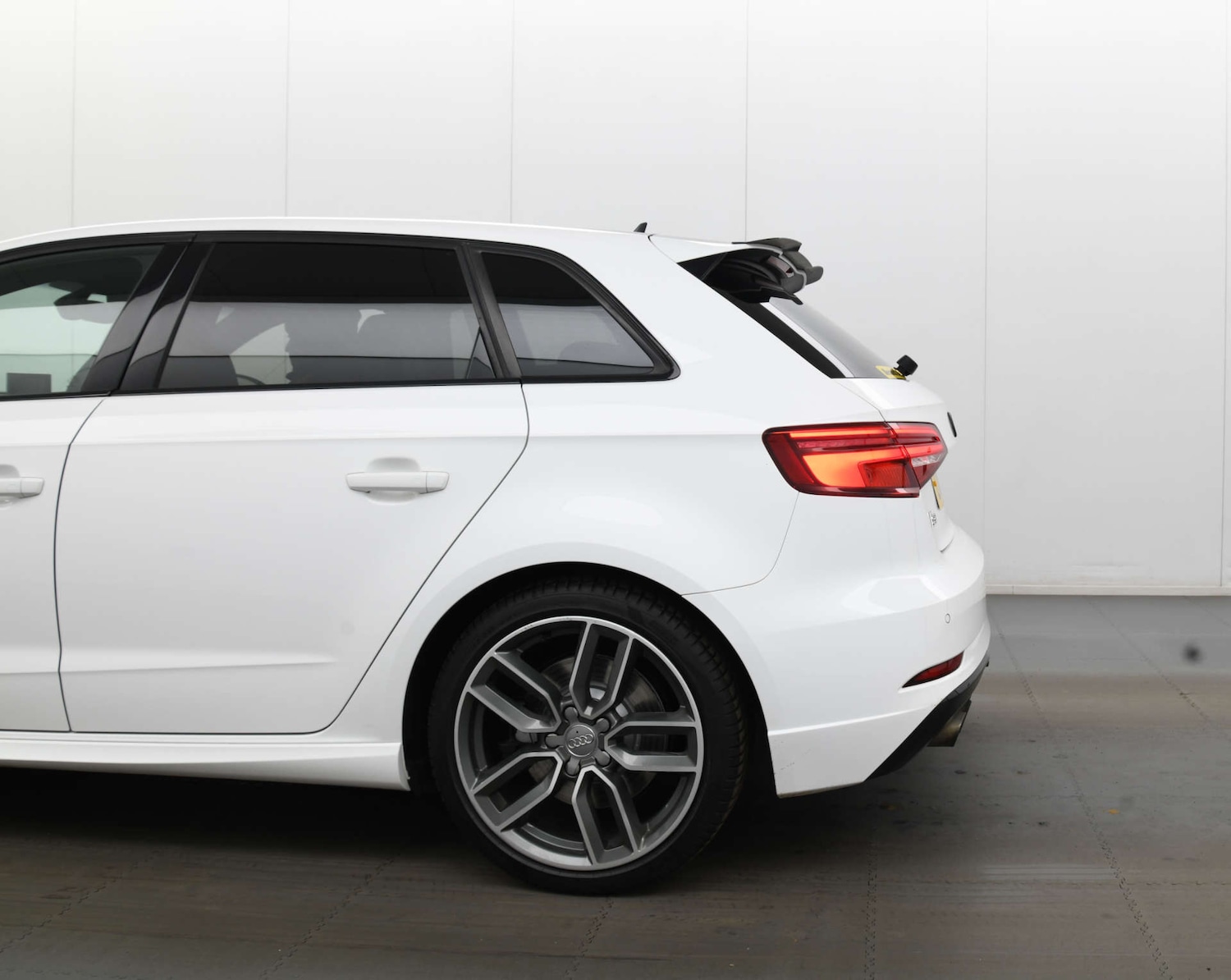 Used Audi S3 2018 for sale - 77837319: Photo 10