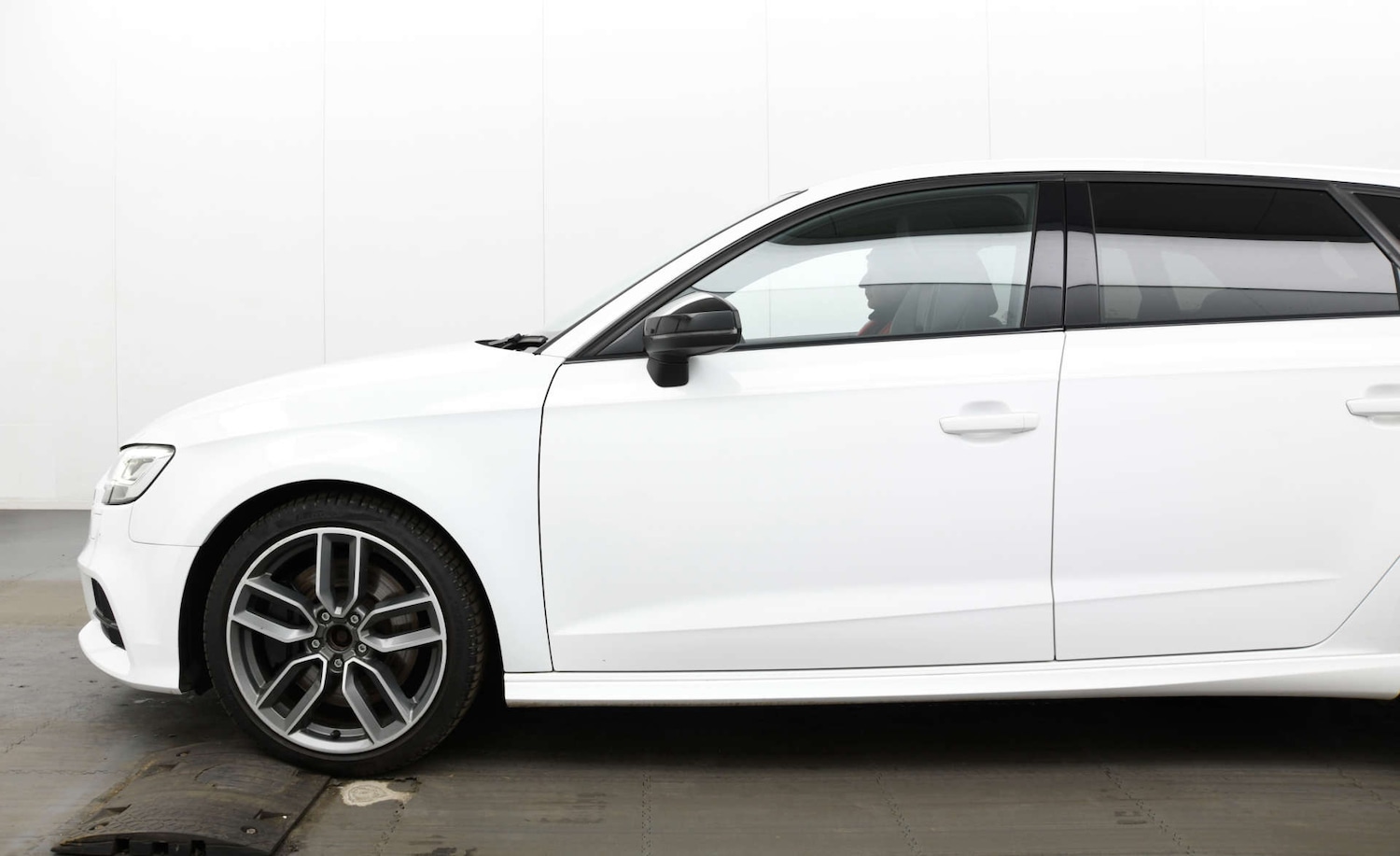 Used Audi S3 2018 for sale - 77837319: Photo 8