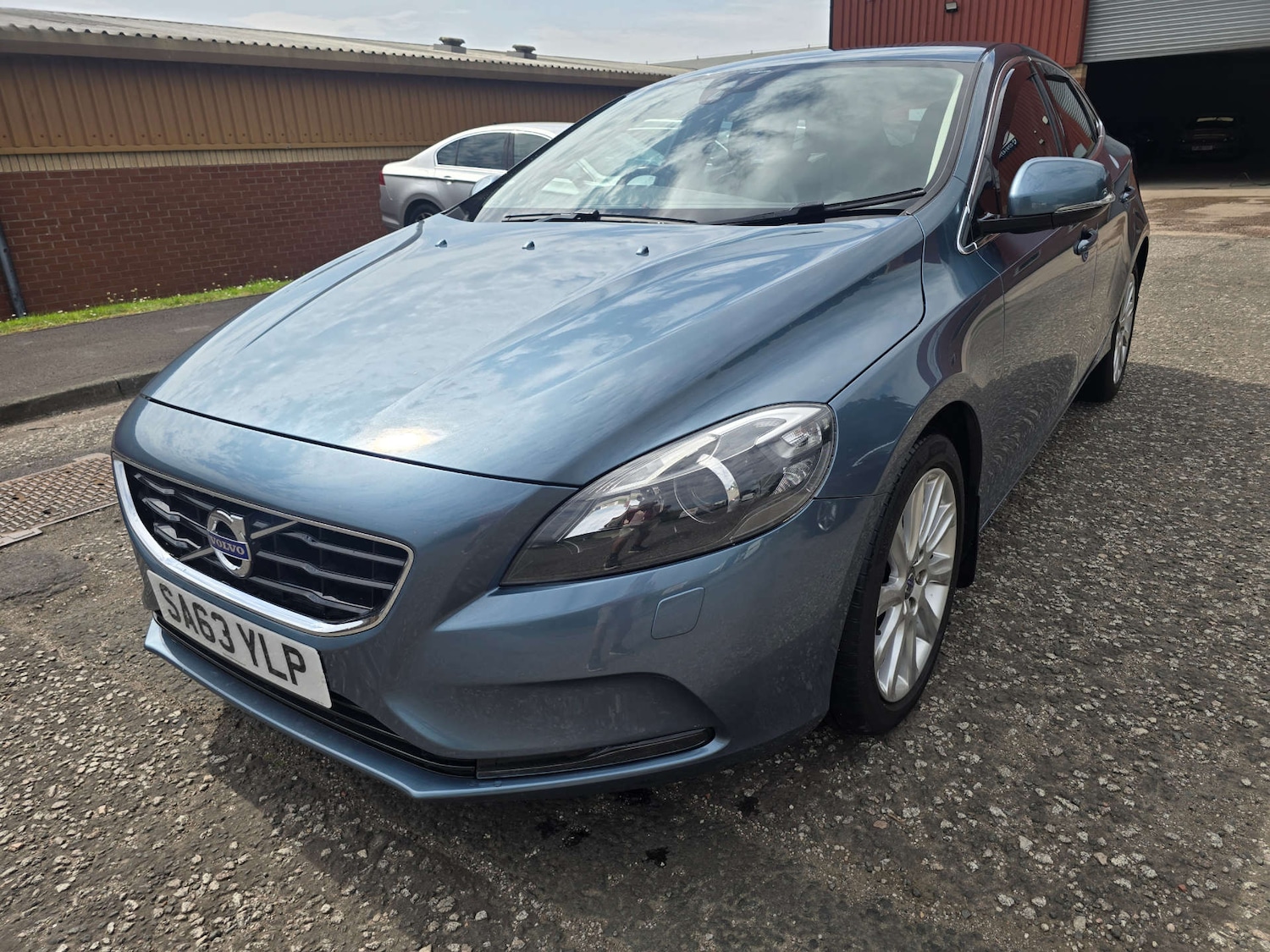 Used Volvo V40 2013 for sale - 77241084: Photo 24