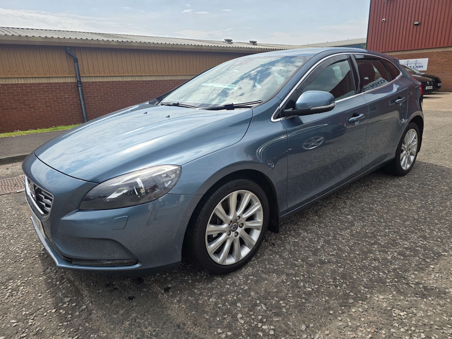 Used Volvo V40 2013 for sale - 77241084: Photo 25