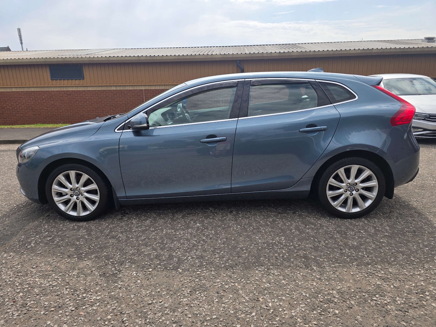 Used Volvo V40 2013 for sale - 77241084: Photo 28