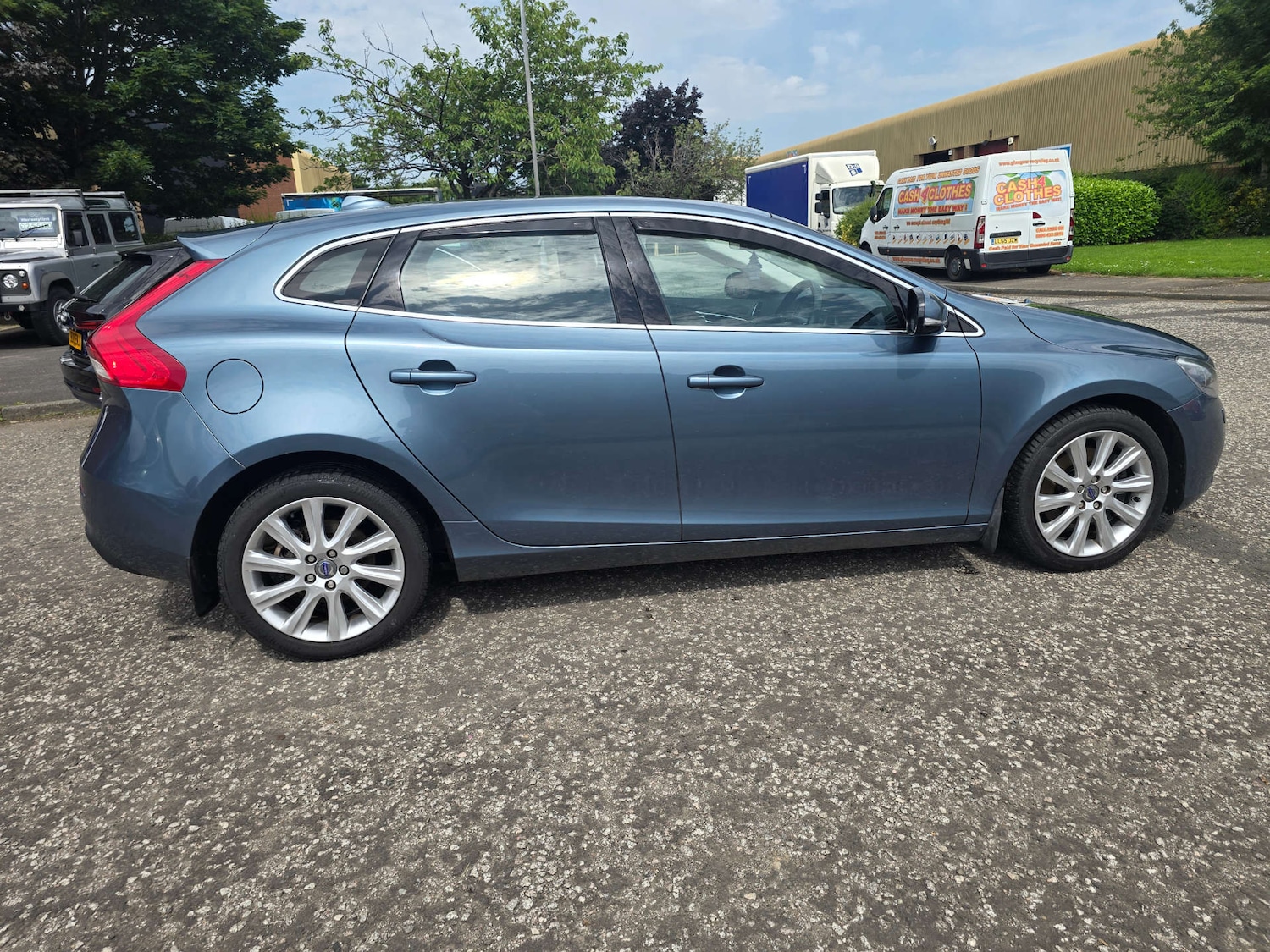 Used Volvo V40 2013 for sale - 77241084: Photo 38
