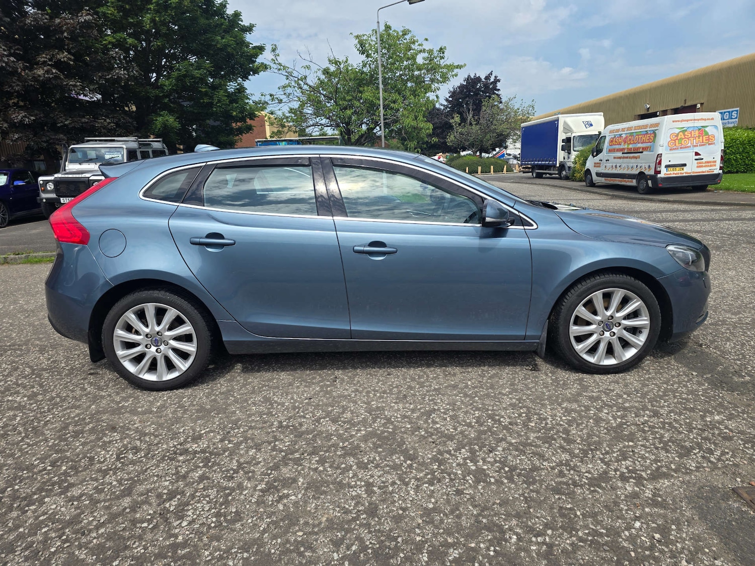 Used Volvo V40 2013 for sale - 77241084: Photo 39