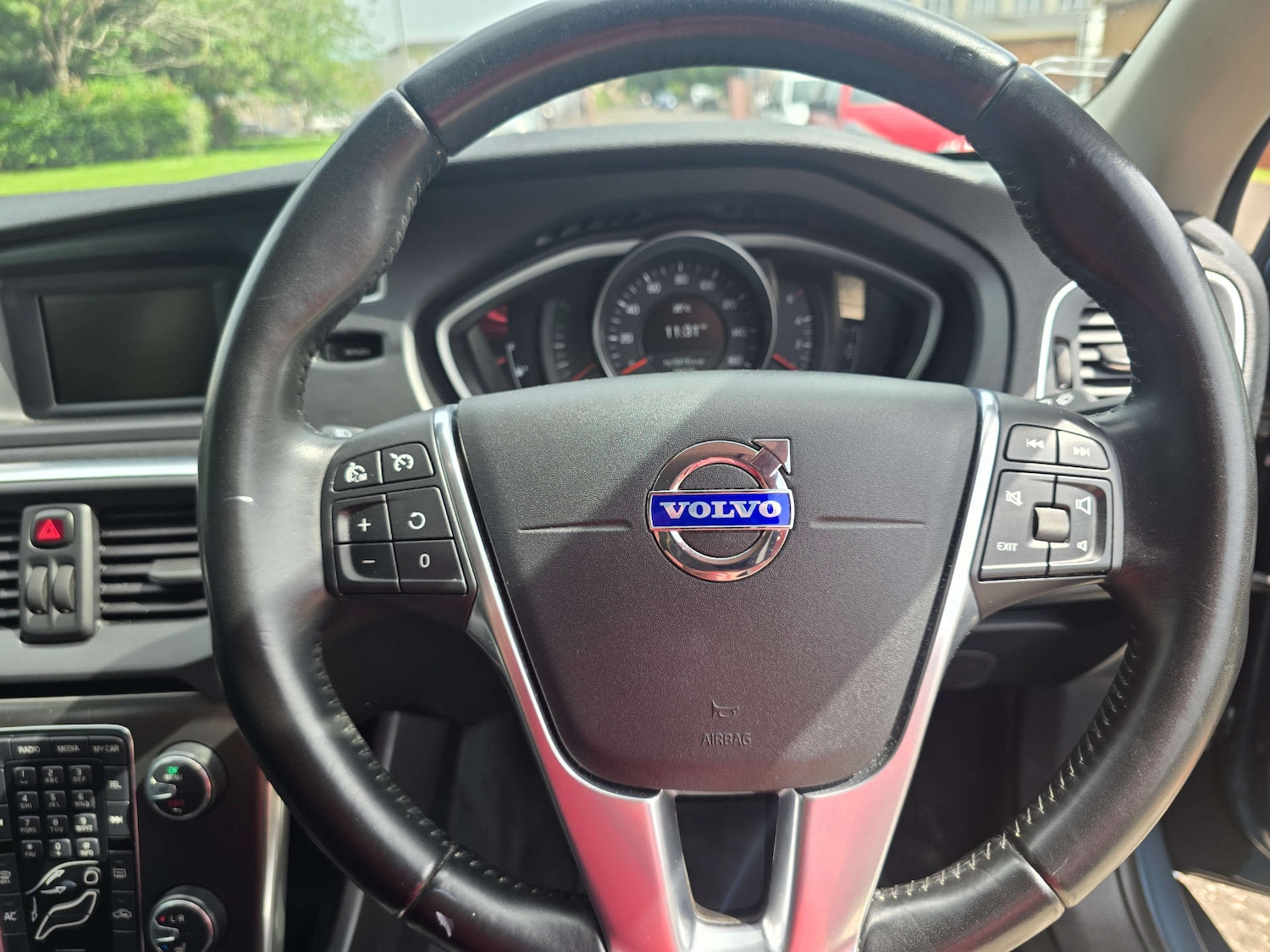 Used Volvo V40 2013 for sale - 77241084: Photo 58