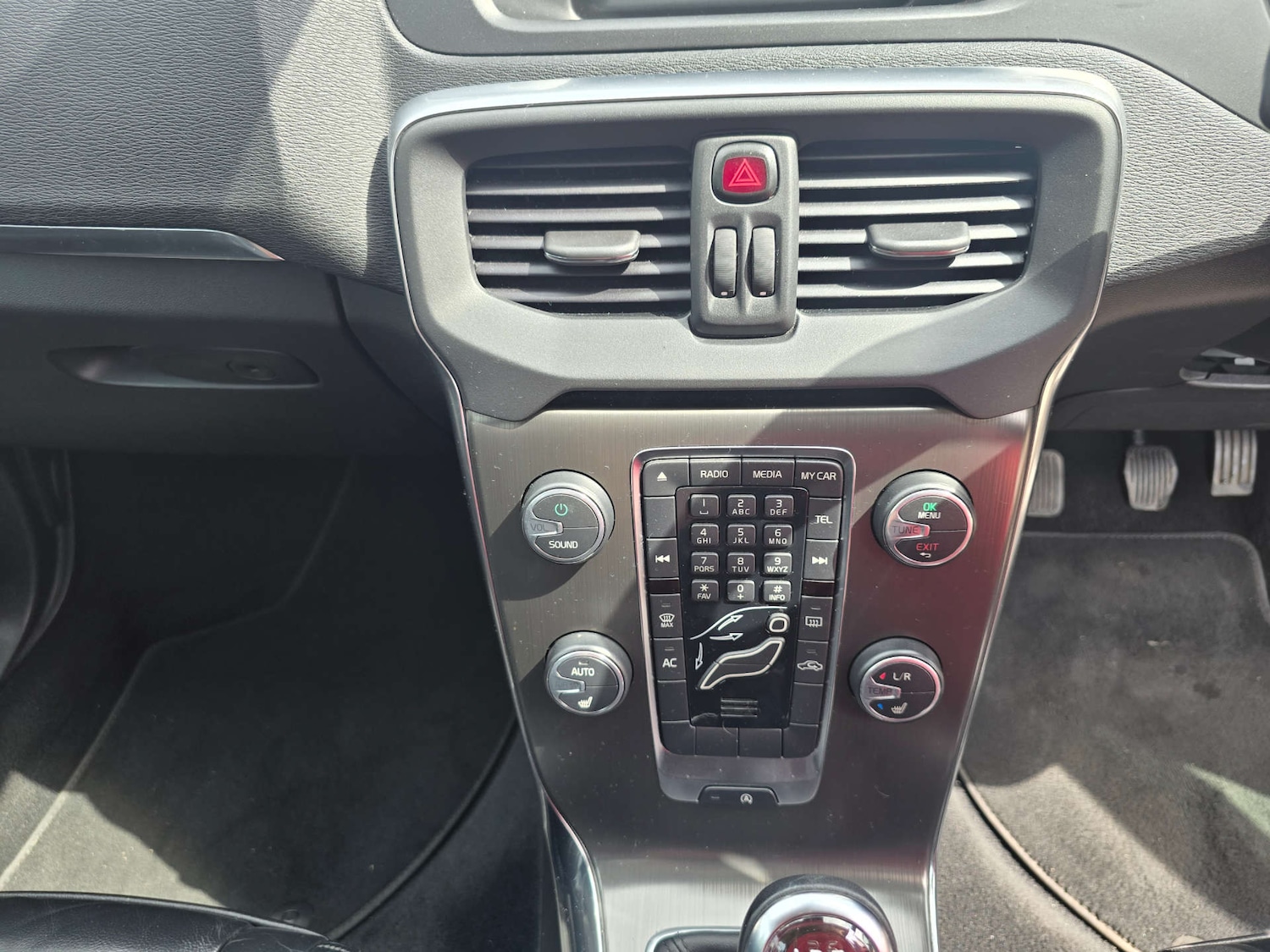 Used Volvo V40 2013 for sale - 77241084: Photo 59