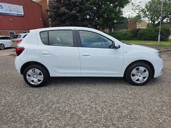Used Dacia Sandero 2018 for sale - 78781414: Photo