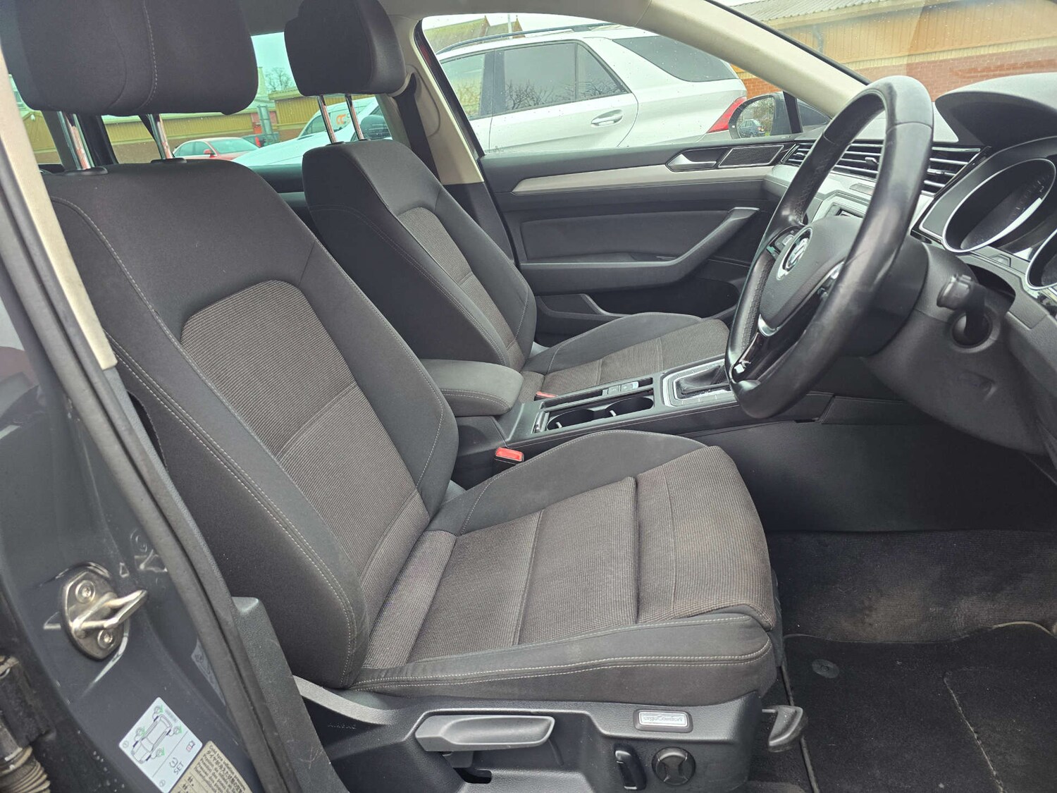 Used Volkswagen Passat 2017 for sale - 77850646: Photo 11