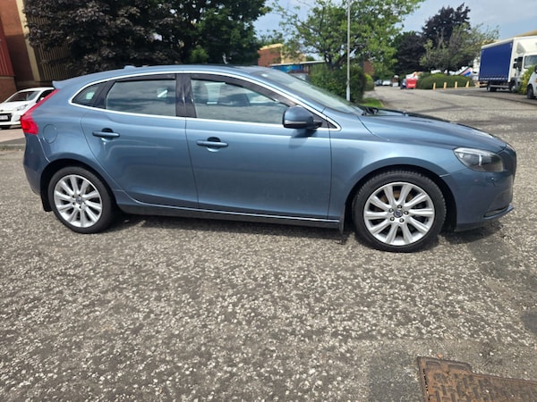 Used Volvo V40 2013 for sale - 75470109: Photo 40