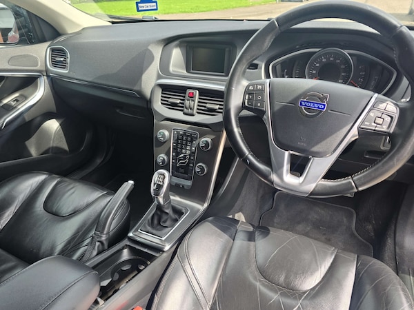 Used Volvo V40 2013 for sale - 75470109: Photo 47