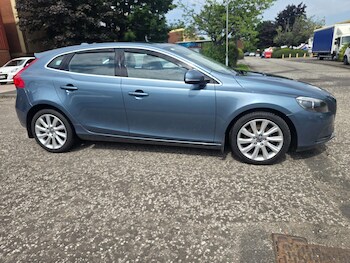 Used Volvo V40 2013 for sale - 75470109: Photo