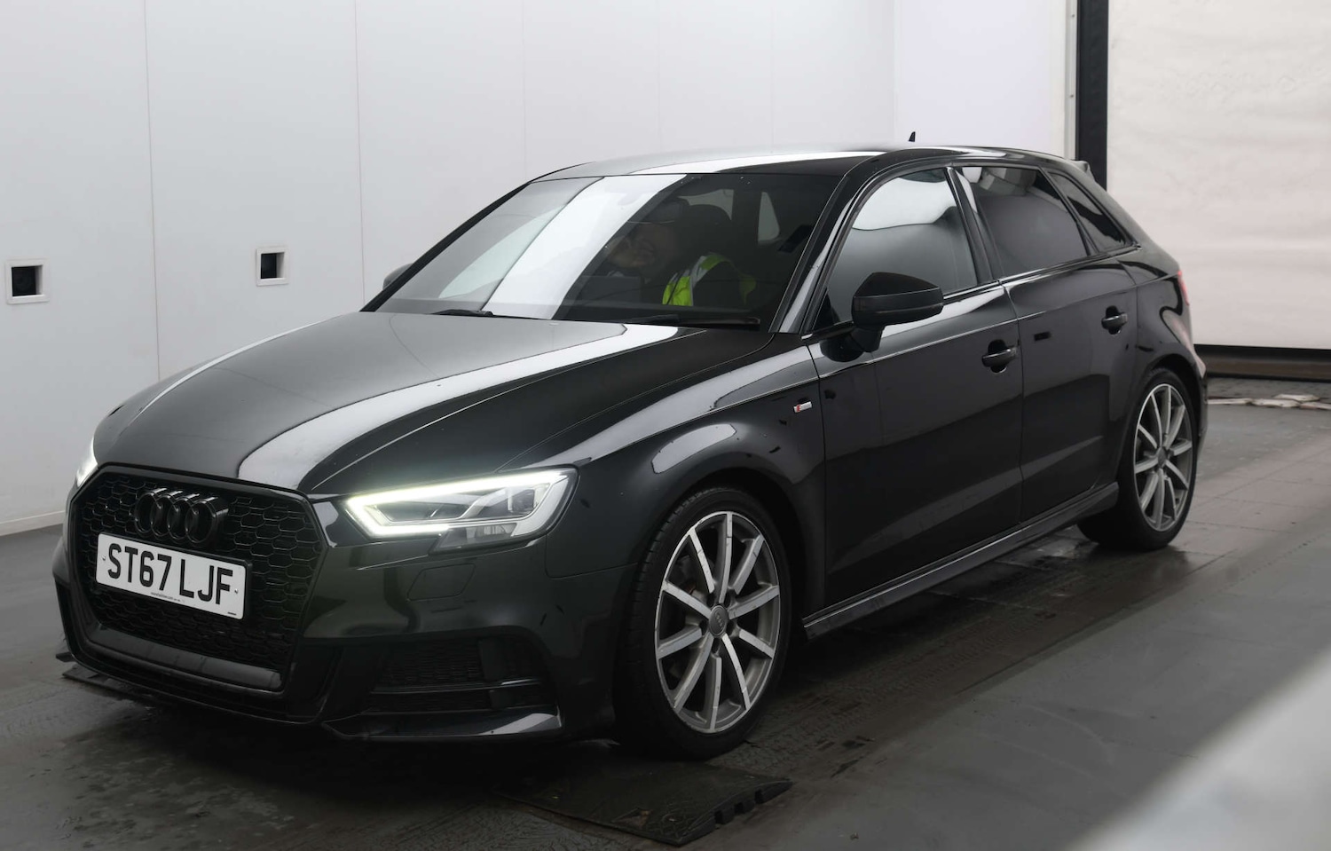 Used Audi A3 2018 for sale - 77807462: Photo 2