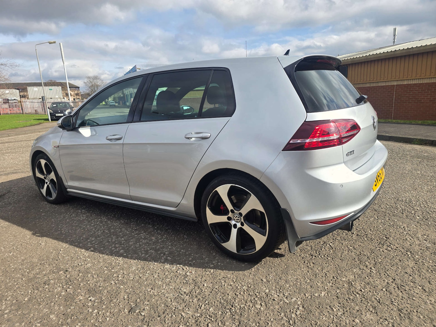 Used Volkswagen Golf 2016 for sale - 77797716: Photo 32