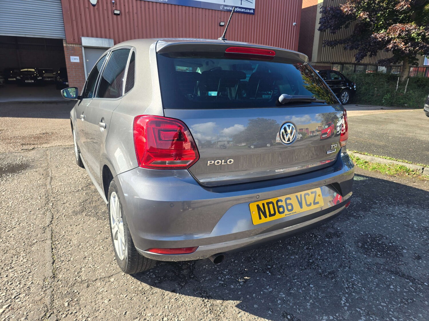 Used Volkswagen Polo 2016 for sale - 76097689: Photo 18