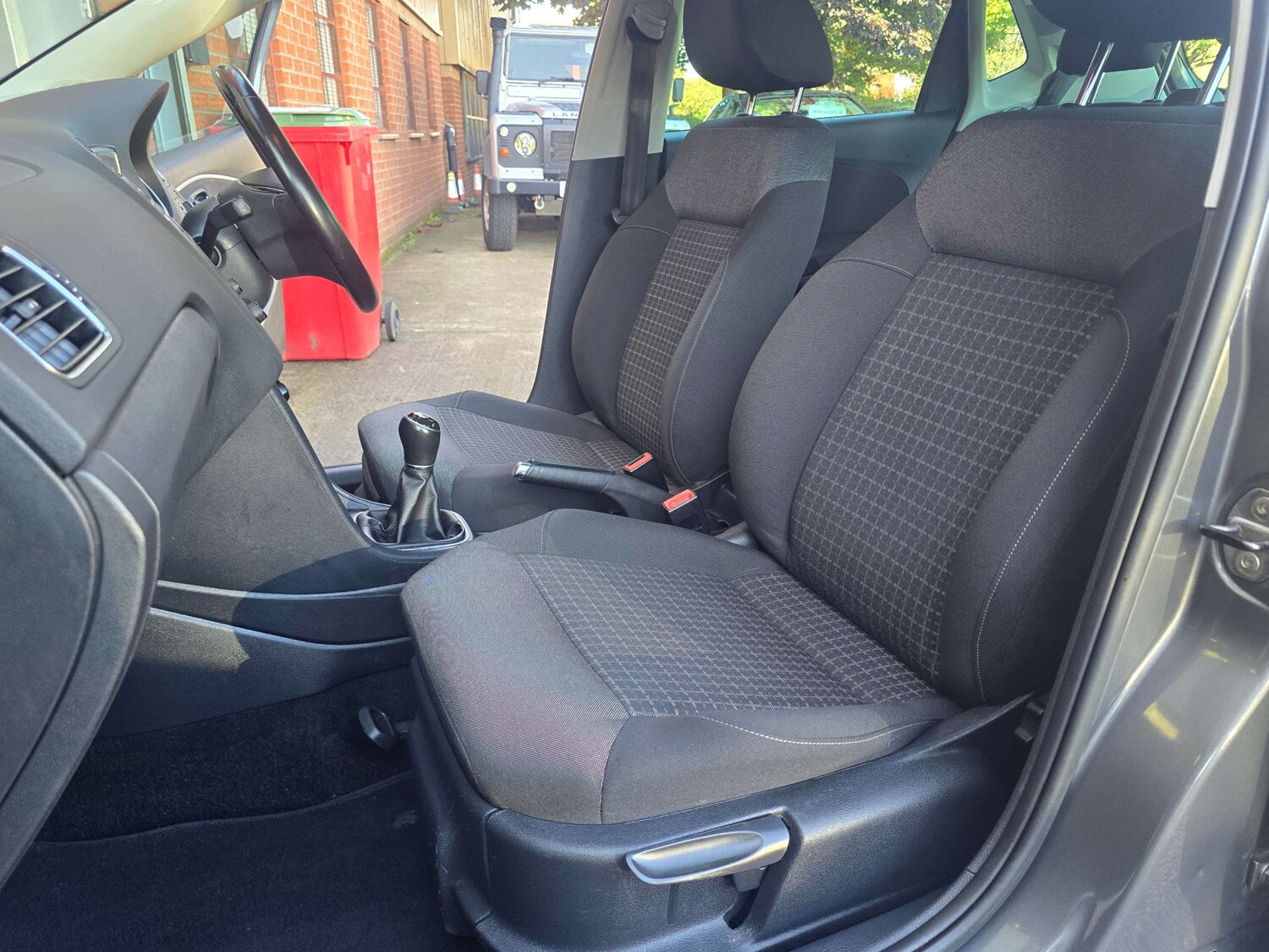 Used Volkswagen Polo 2016 for sale - 76097689: Photo 40