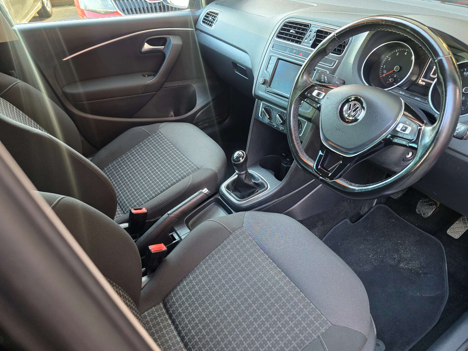 Used Volkswagen Polo 2016 for sale - 76097689: Photo 51