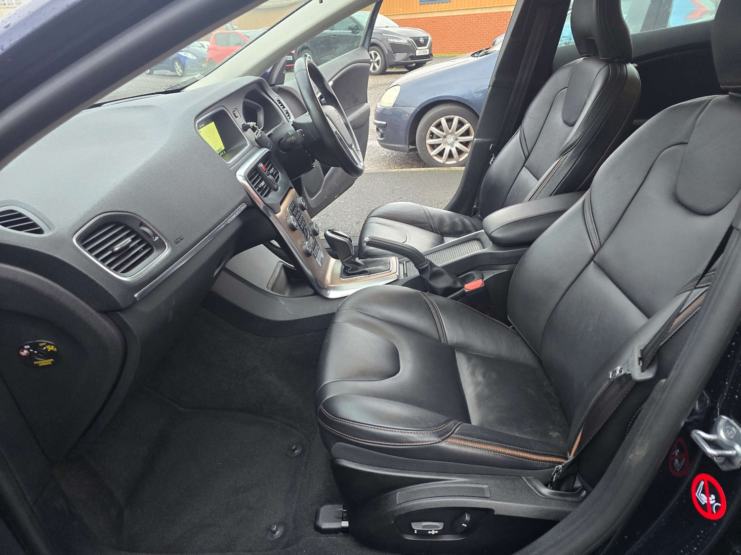 Used Volvo V40 2015 for sale - 77299343: Photo 15