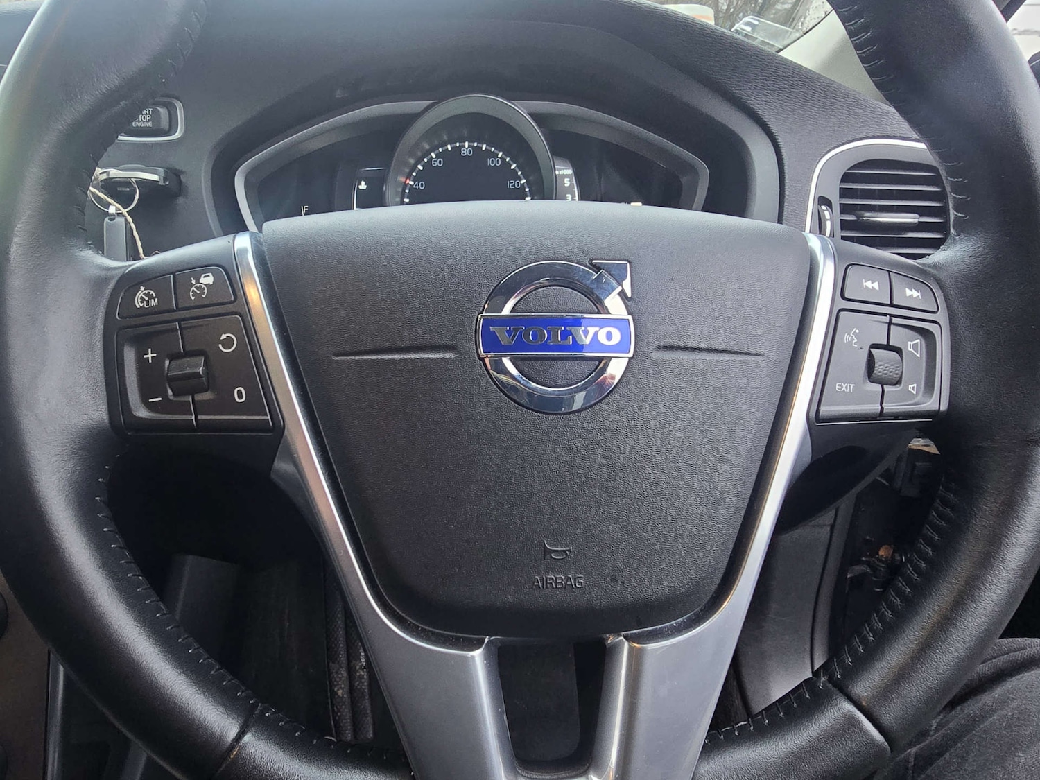 Used Volvo V40 2015 for sale - 77299343: Photo 20