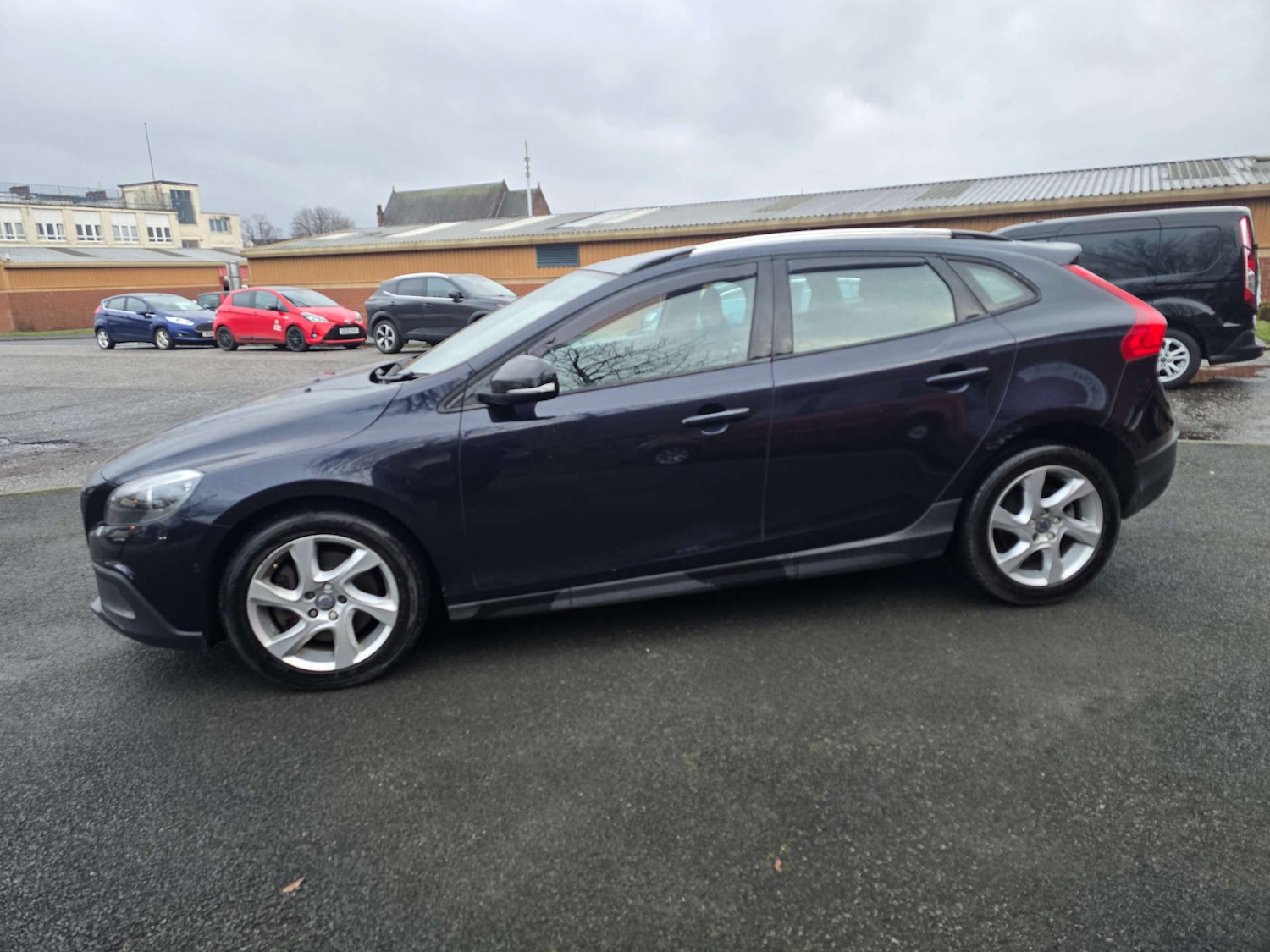 Used Volvo V40 2015 for sale - 77299343: Photo 28
