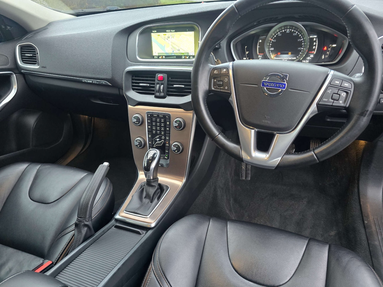 Used Volvo V40 2015 for sale - 77299343: Photo 47