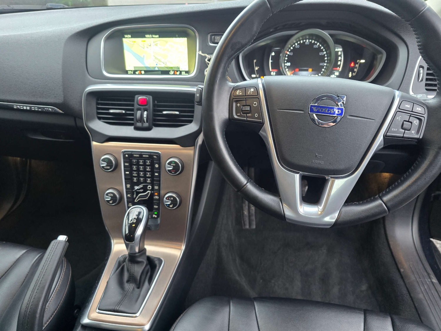 Used Volvo V40 2015 for sale - 77299343: Photo 48