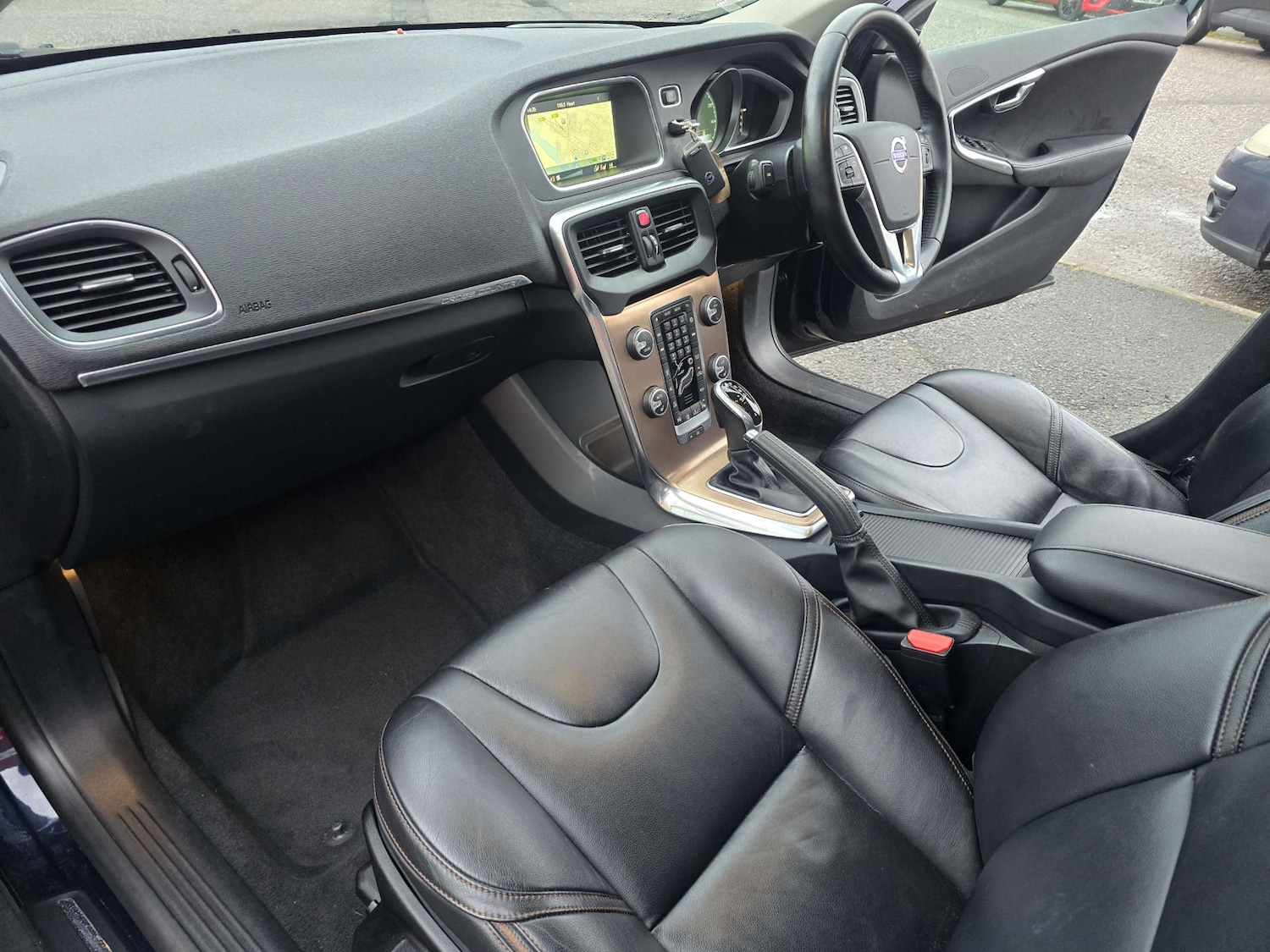 Used Volvo V40 2015 for sale - 77299343: Photo 51