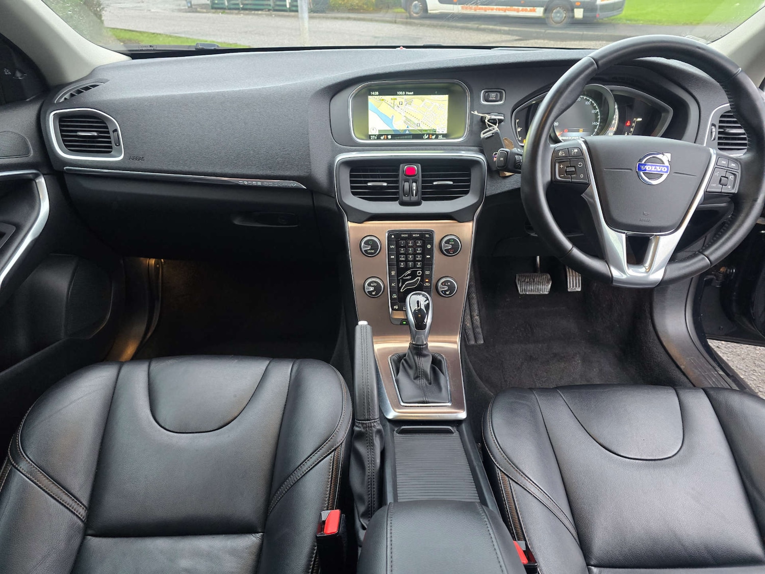 Used Volvo V40 2015 for sale - 77299343: Photo 54