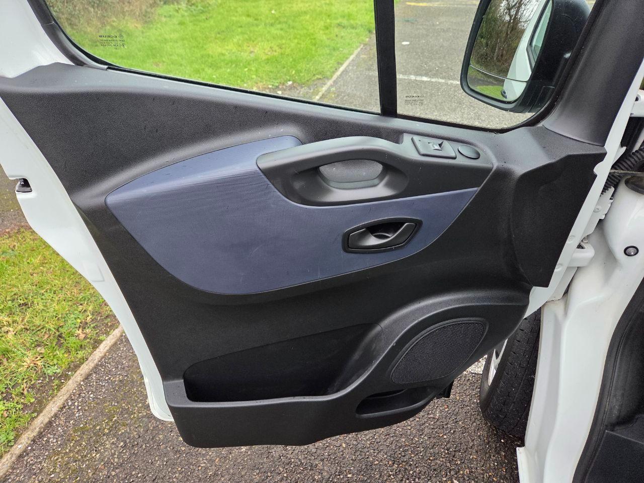 Used Vauxhall Vivaro 2017 for sale - 77382034: Photo 20