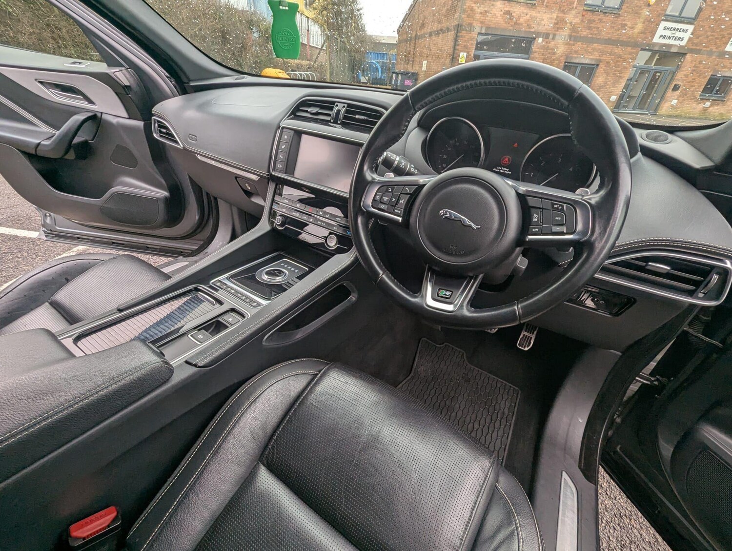 Used Jaguar F-Pace 2018 for sale - 77533624: Photo 11