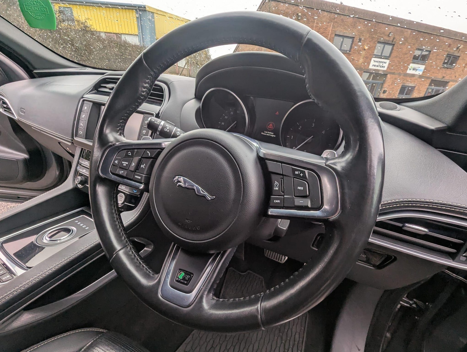 Used Jaguar F-Pace 2018 for sale - 77533624: Photo 12