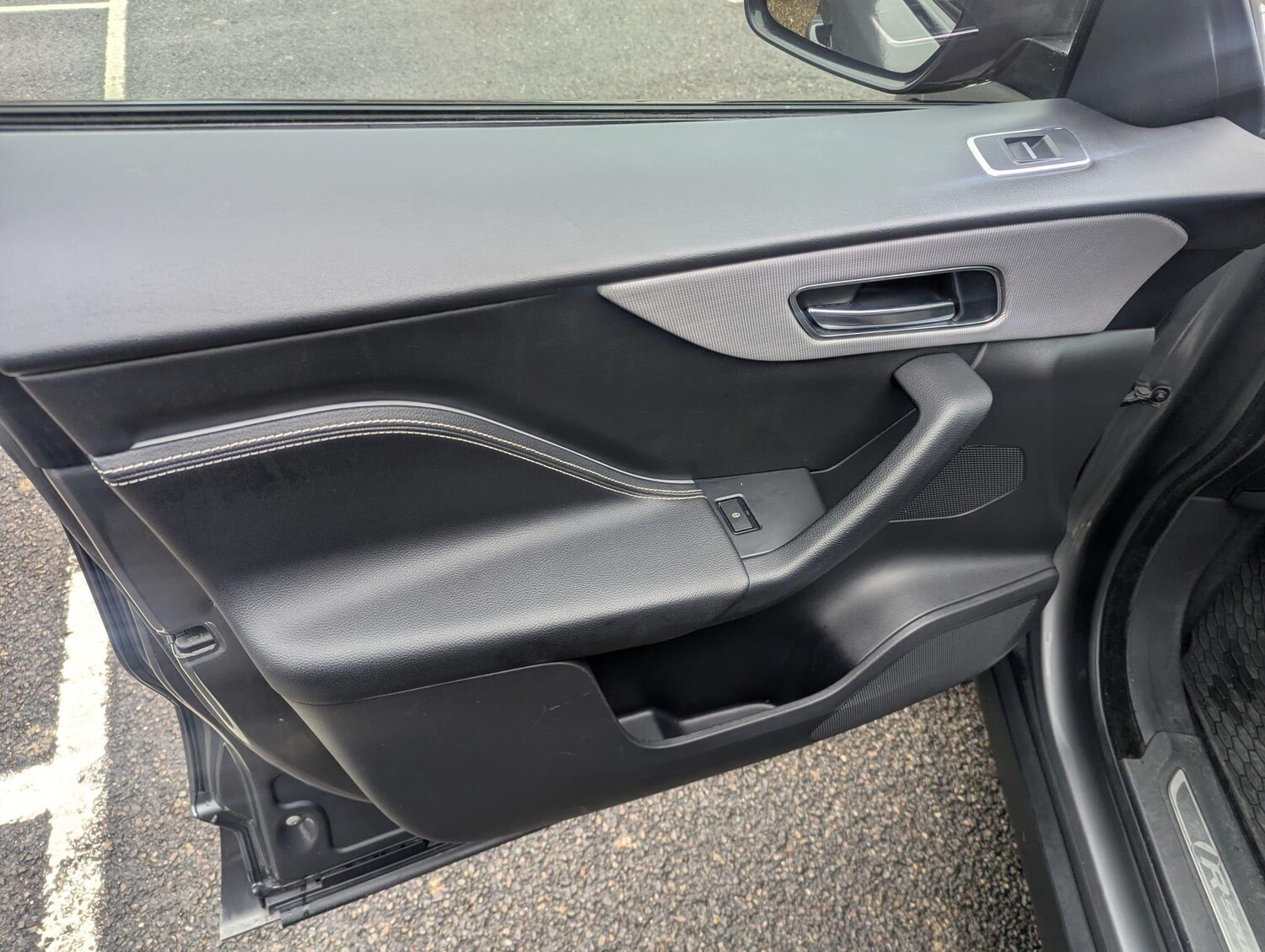 Used Jaguar F-Pace 2018 for sale - 77533624: Photo 21