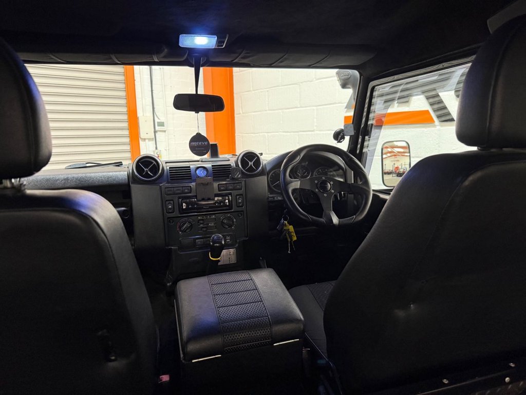 Used Land Rover Defender 2009 for sale - 76132689: Photo 8
