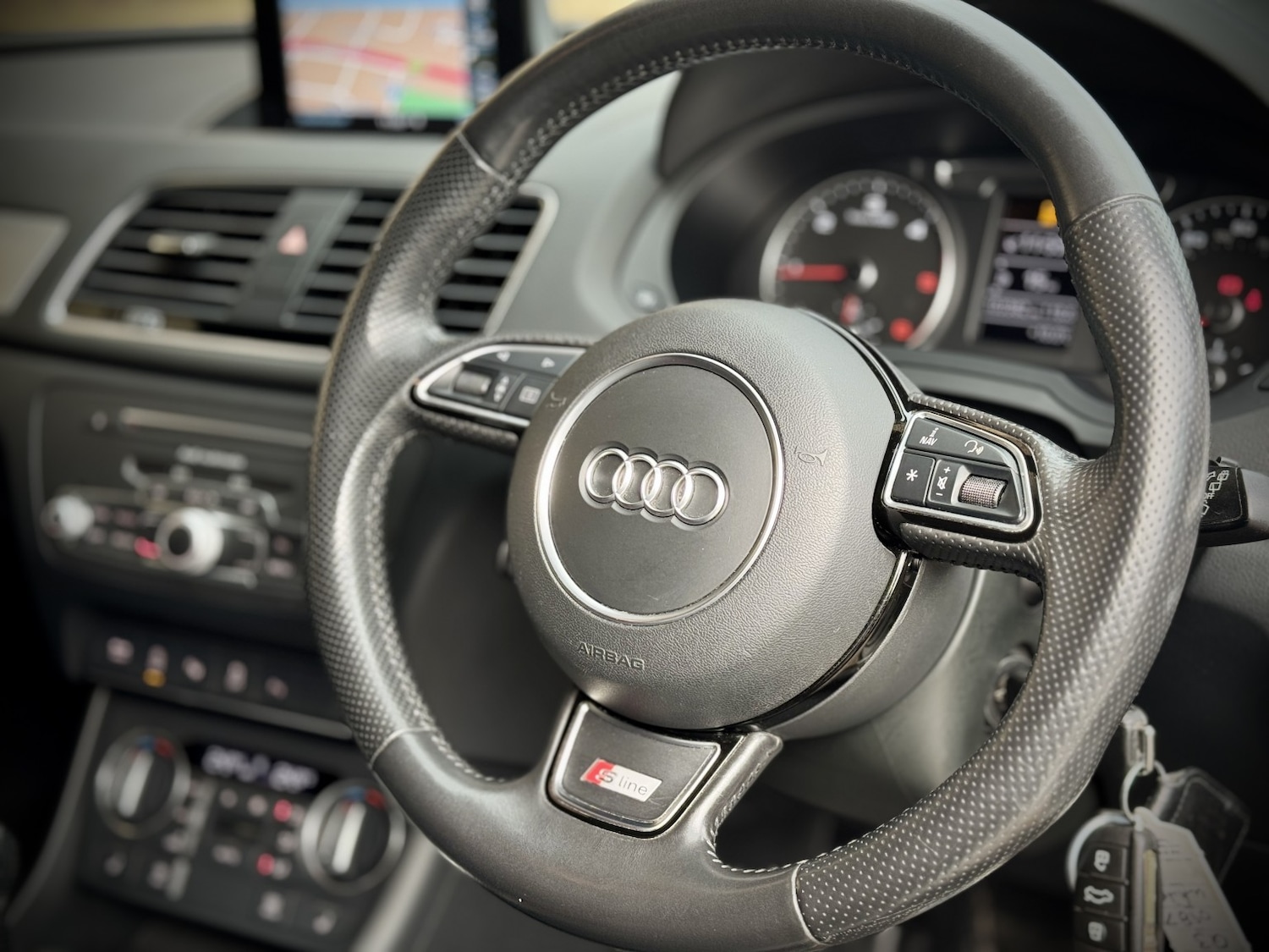 Used Audi Q3 2016 for sale - 76853515: Photo 29