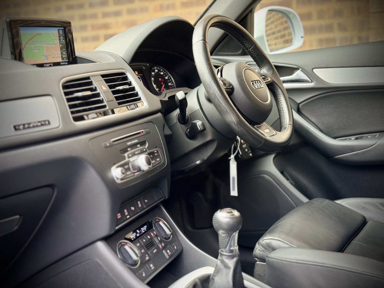 Used Audi Q3 2016 for sale - 76853515: Photo 32