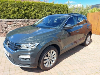 Used Volkswagen T-Roc 2020 for sale - 76794381: Photo