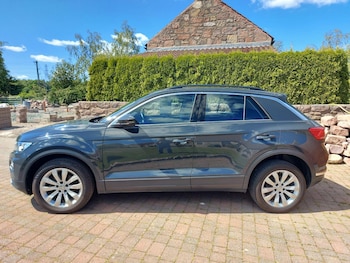 Used Volkswagen T-Roc 2020 for sale - 76794381: Photo