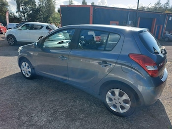 Used Hyundai i20 2011 for sale - 76396991: Photo