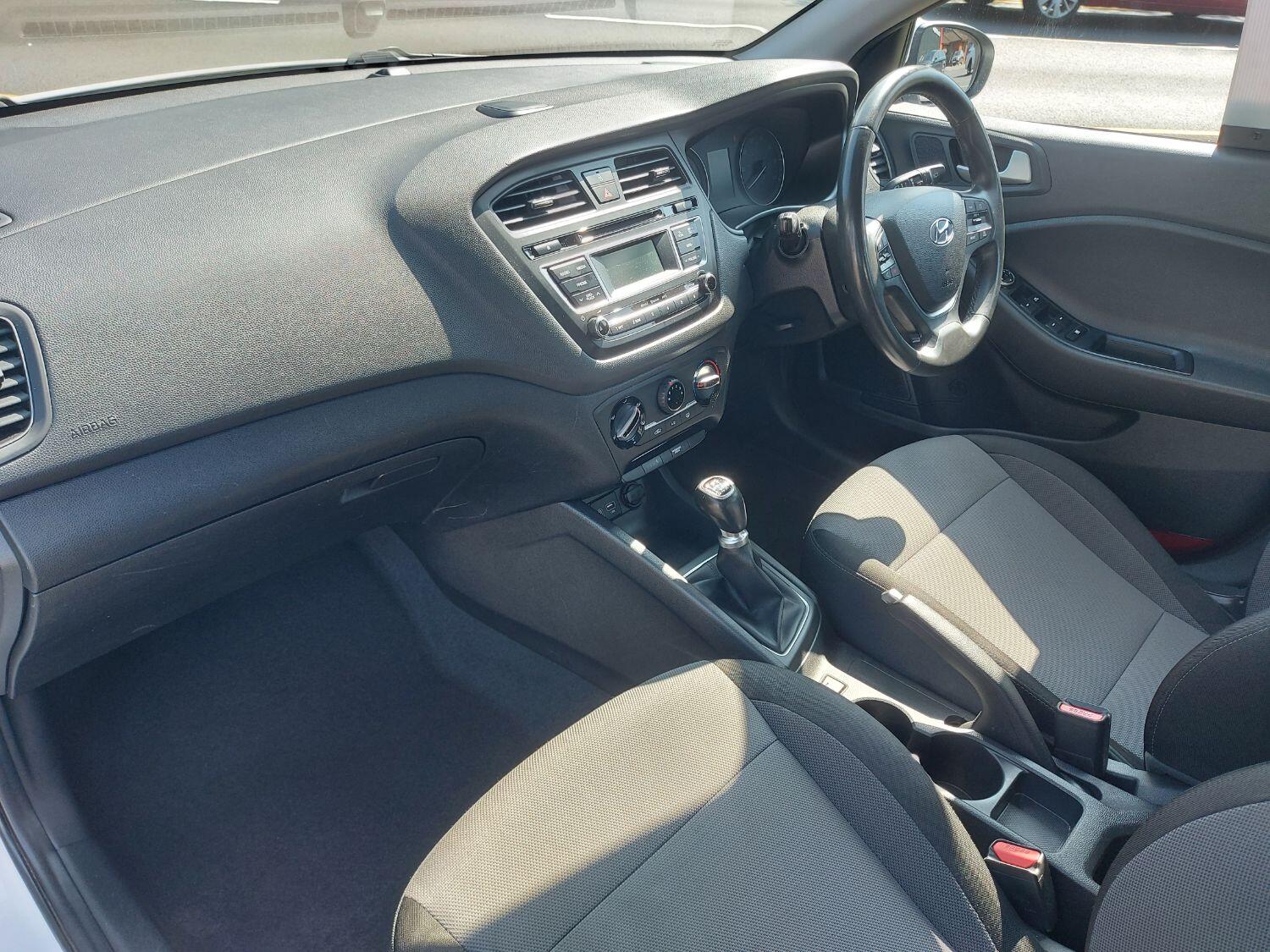 Used Hyundai i20 2017 for sale - 76794387: Photo 15