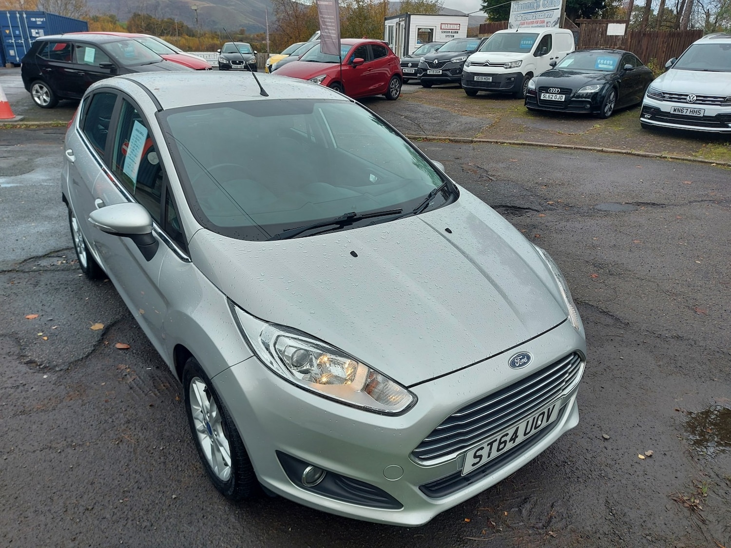 Used Ford Fiesta 2015 for sale - 76598747: Photo 2