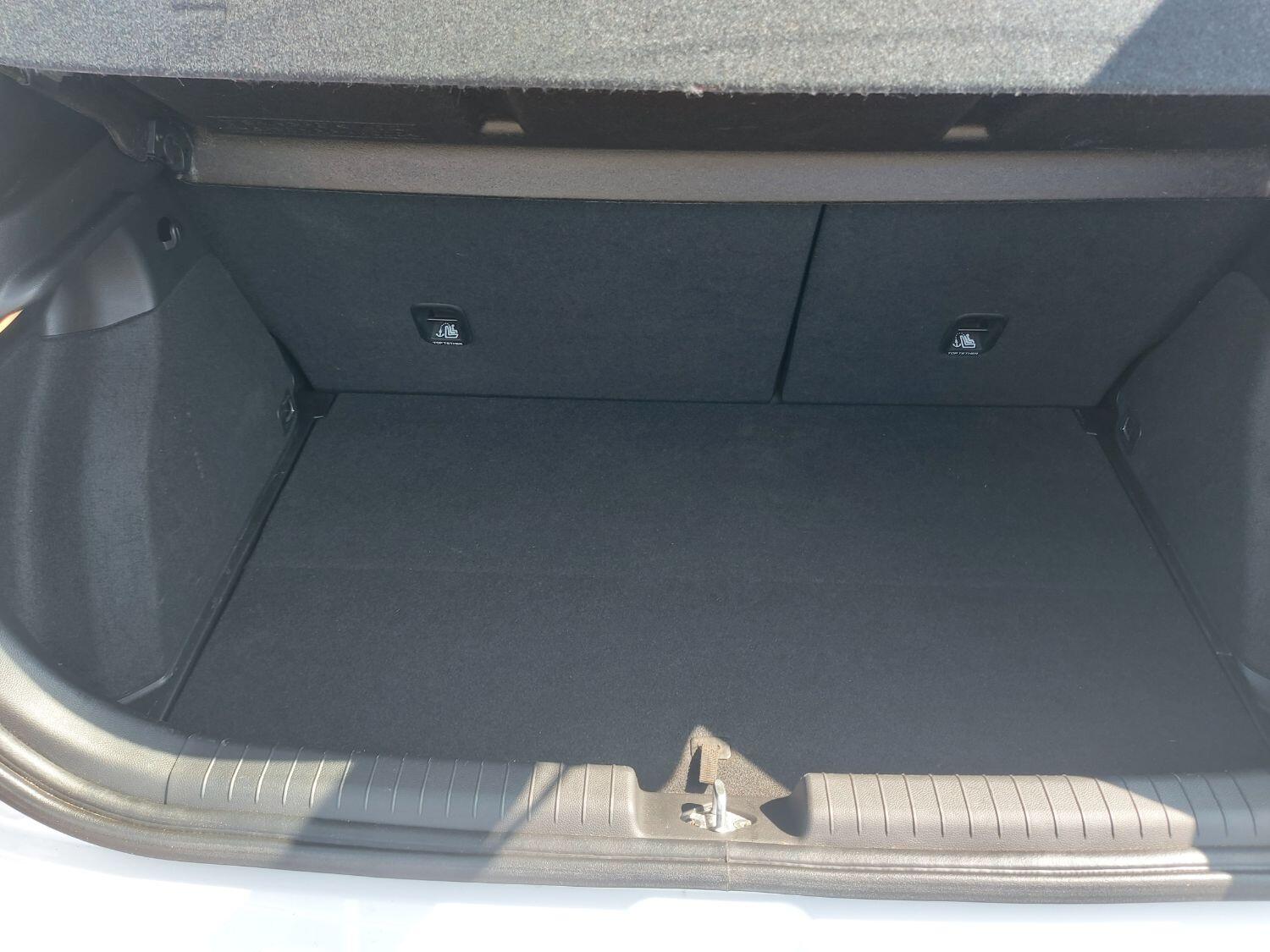 Used Hyundai i20 2017 for sale - 76397128: Photo 12