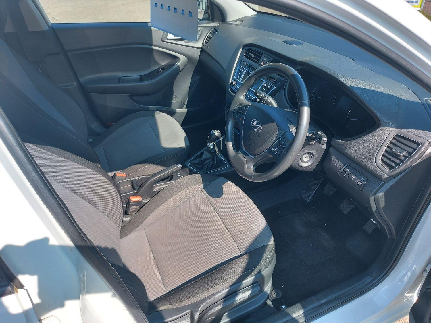 Used Hyundai i20 2017 for sale - 76397128: Photo 16