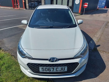 Used Hyundai i20 2017 for sale - 76397128: Photo