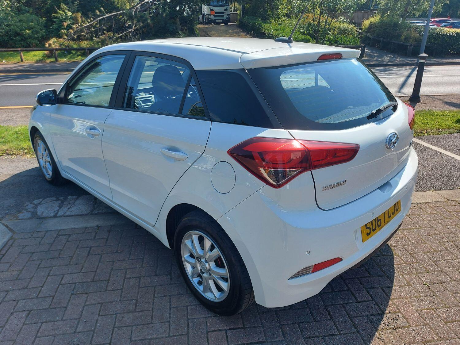 Used Hyundai i20 2017 for sale - 76397128: Photo 6