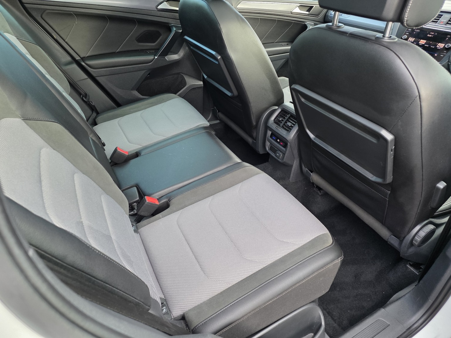 Used Volkswagen Tiguan 2017 for sale - 77643667: Photo 11