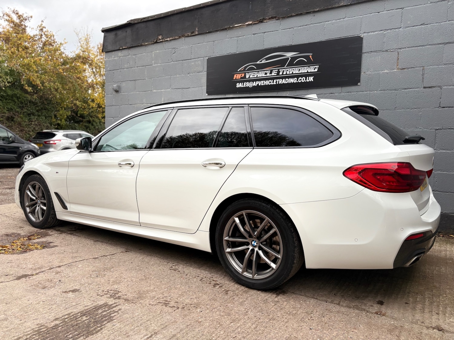 Used BMW 5 Series 2018 for sale - 76332421: Photo 3