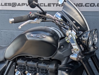 Used Triumph ROCKET 2017 for sale - bike-78795067: Photo