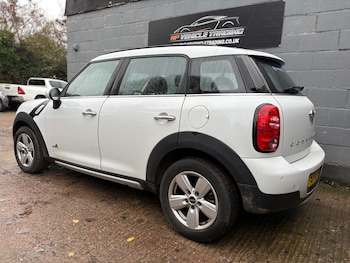 2016 (16) - 1.6 Cooper ALL4 5dr