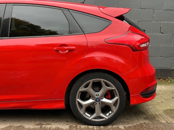 Used Ford Focus 2015 for sale - 76244416: Photo 4