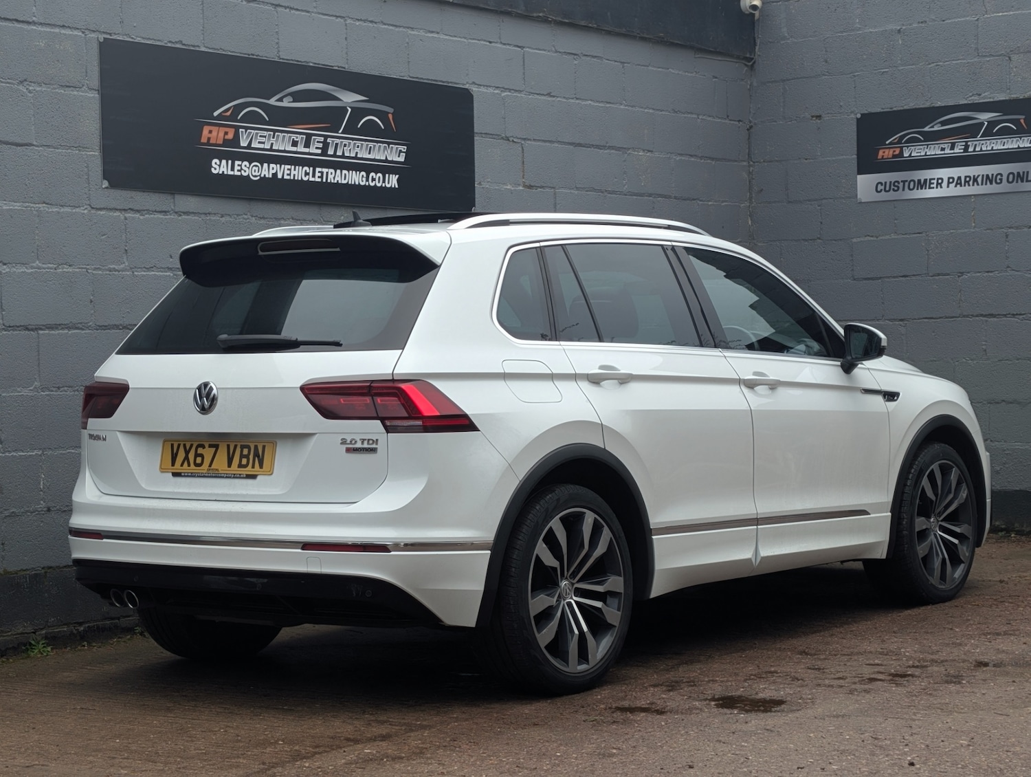 Used Volkswagen Tiguan 2017 for sale - 78045457: Photo 2