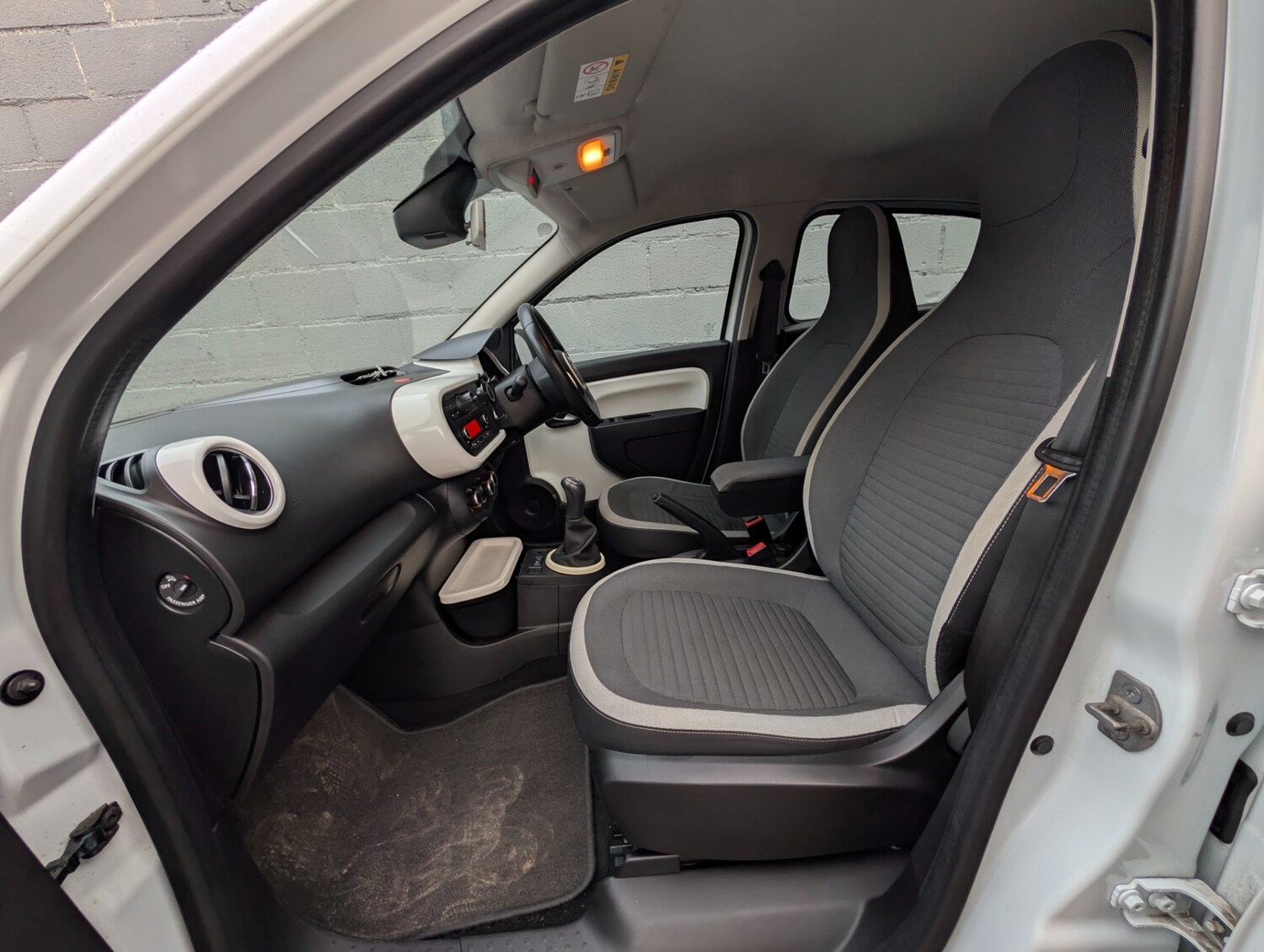 Used Renault Twingo 2015 for sale - 77476964: Photo 8