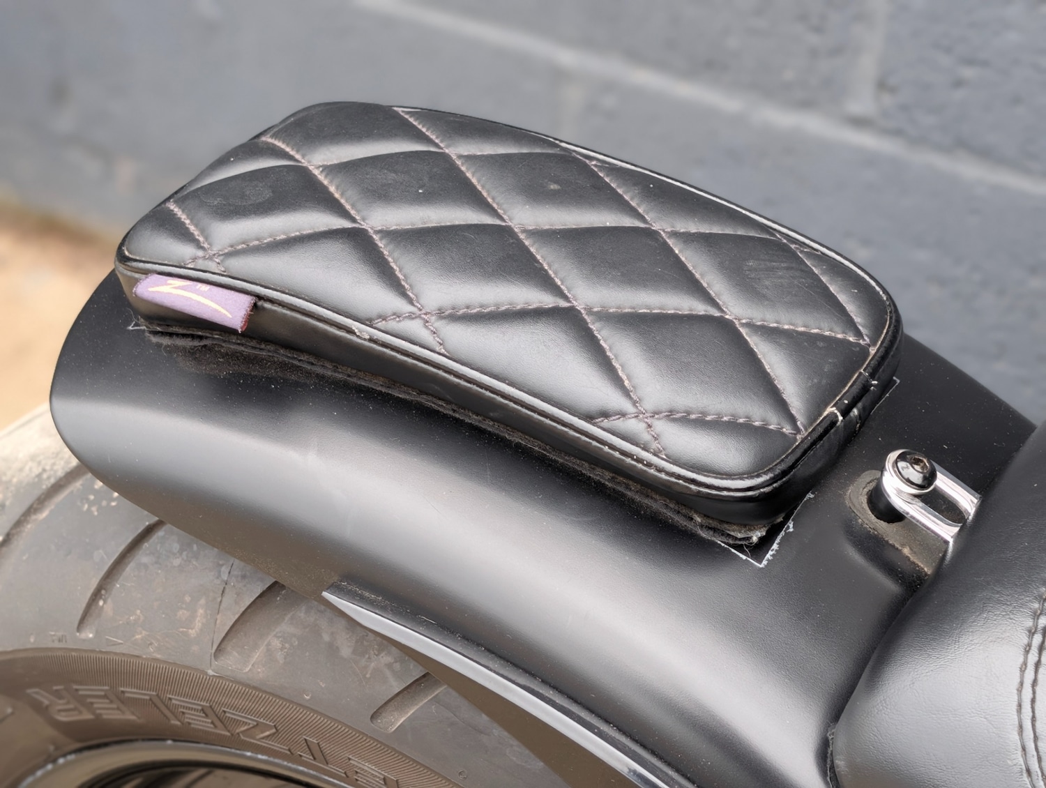 Used Harley-Davidson DYNA FAT BOB BOBBER 2013 for sale - 78286570: Photo 2